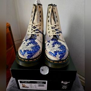 Dr Martens 1460 The Great Wave The Met Unisex UK 7 US L 9 BNIB